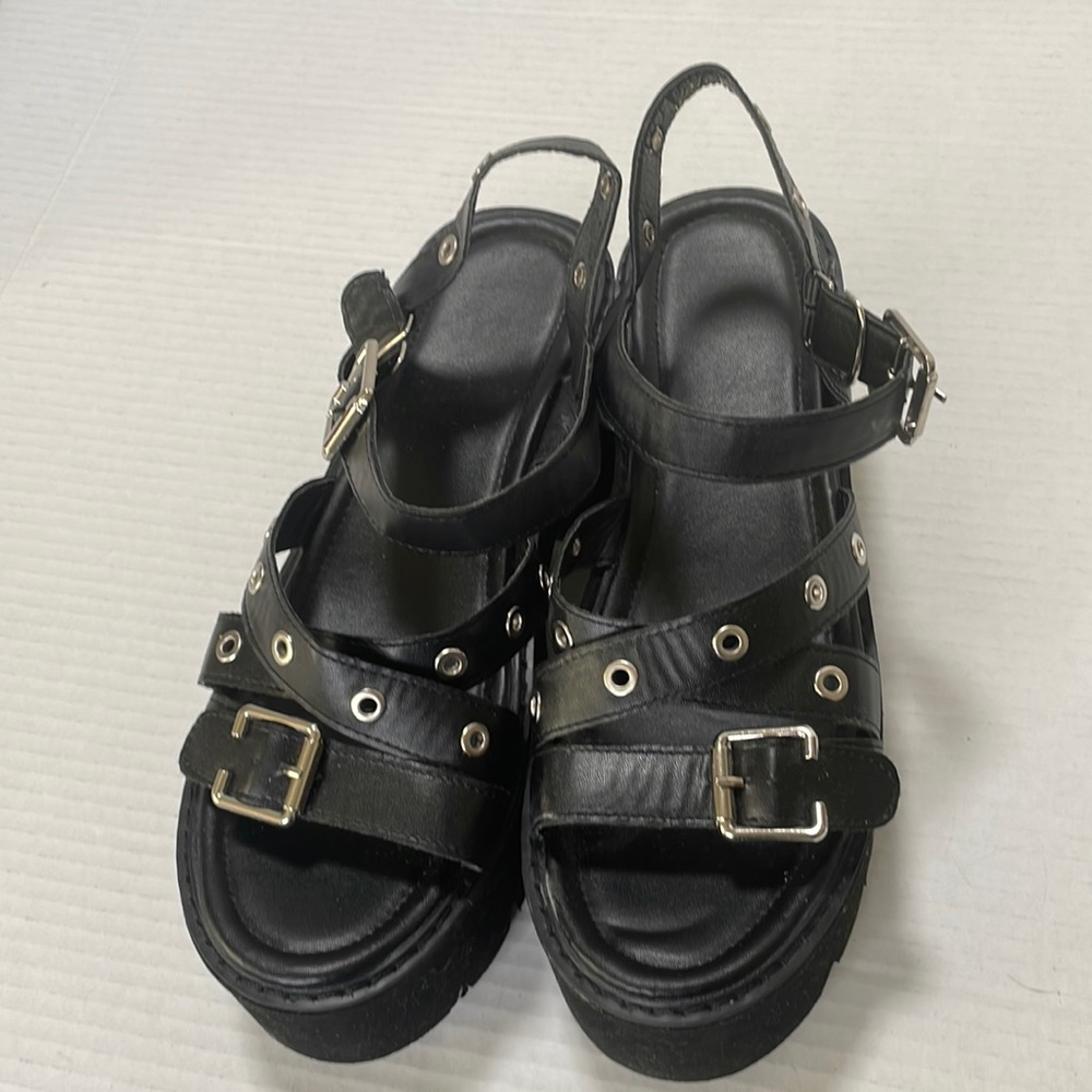 Shein strappy with rivets platform sandals black Size 8